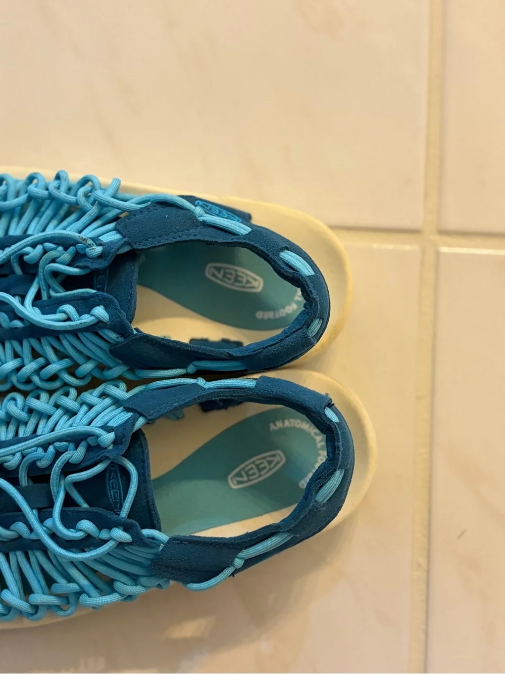 KEEN Uneek Turquoise Woven Bungee Cord Water Women's Sandals. Sz 7